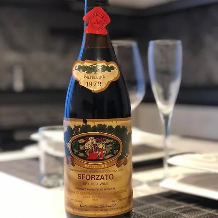 Sole Tra I Gelsi Tirano